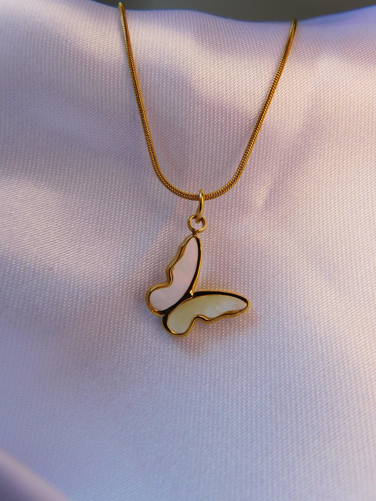 Collar Mariposa Nácar