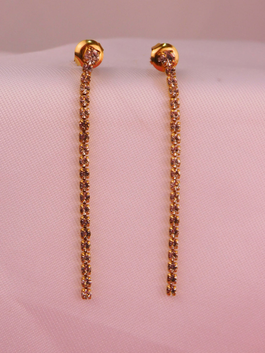 Aretes Hilo de Luz Dorado