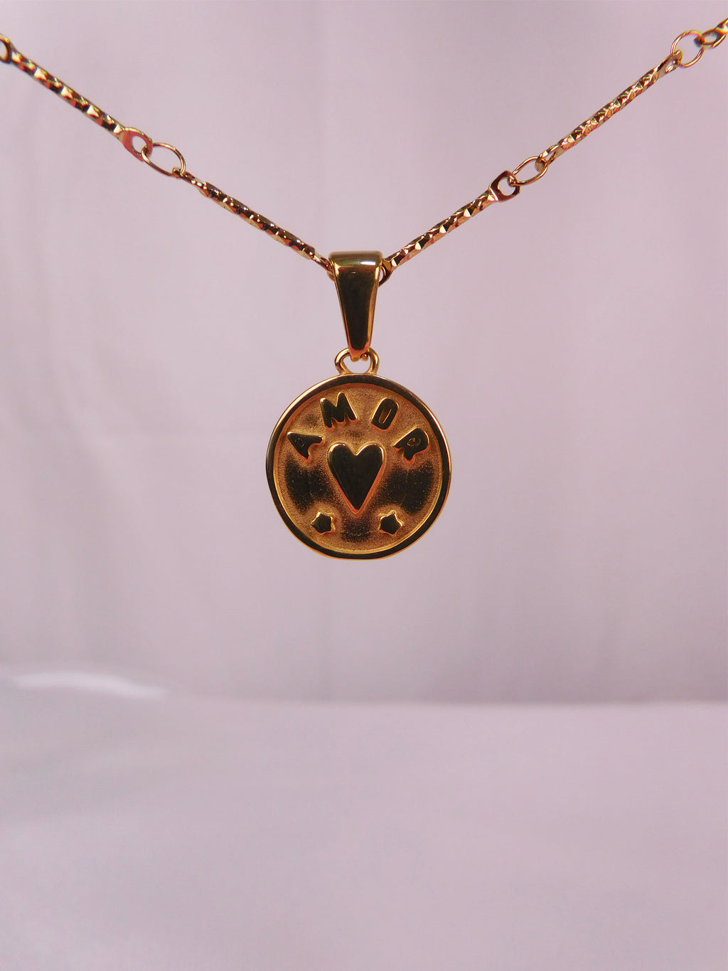 Collar Medalla Amor Dorado