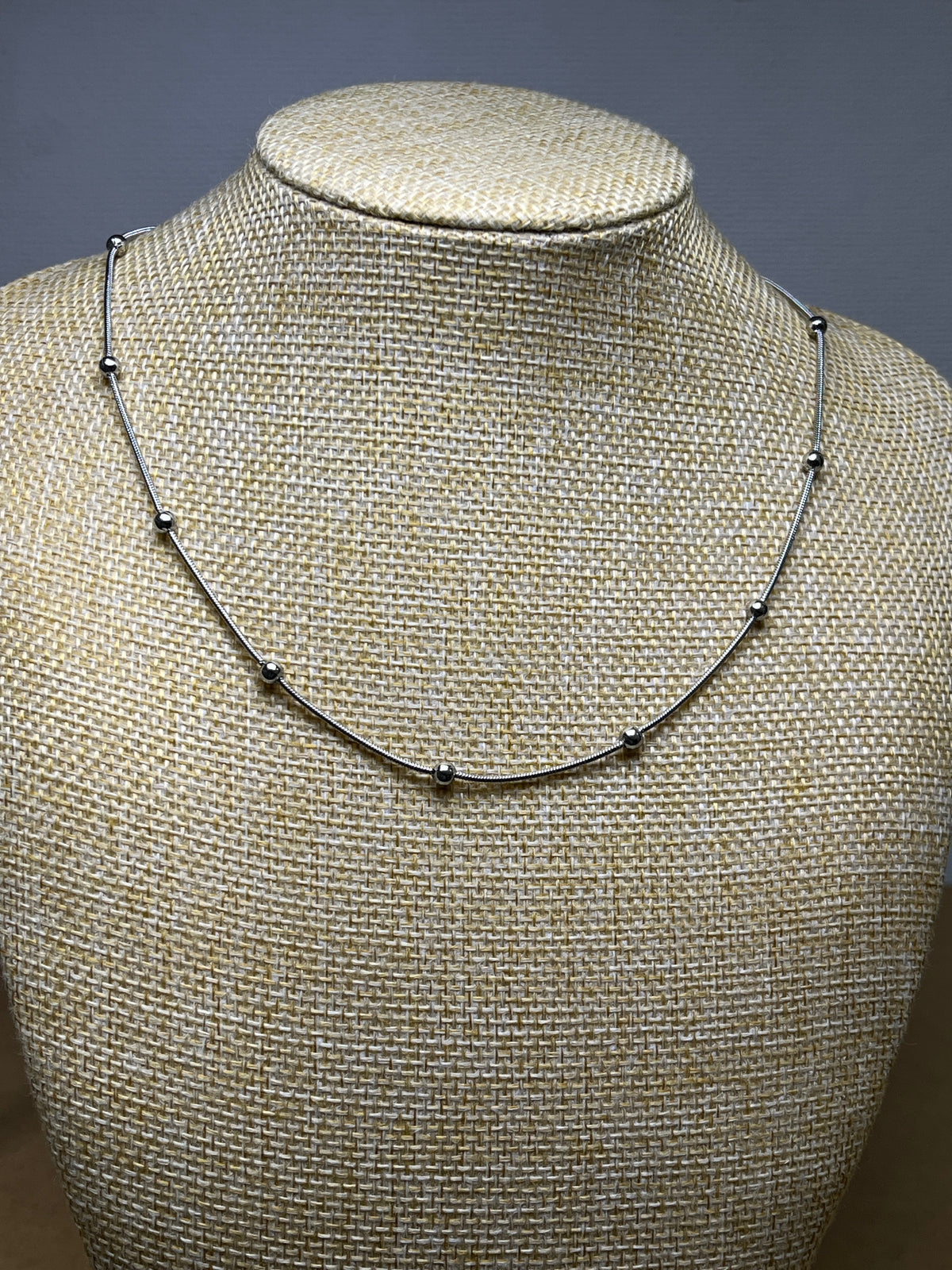 Collar Balines Plateado